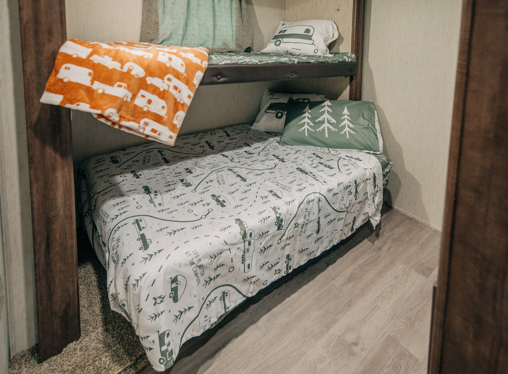 Breathable Luxury RV Queen Bed Sheet Set, Green Map, Polyester (53476) - Breathable Egyptian Cotton Flat & Fitted Sheets Detail